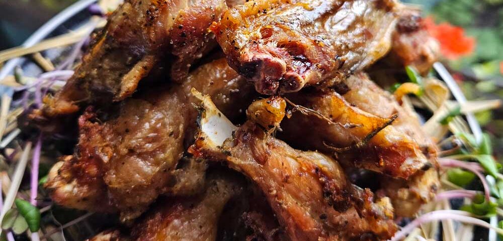 Recette ailes de pintade au four à l'ail et aux herbes